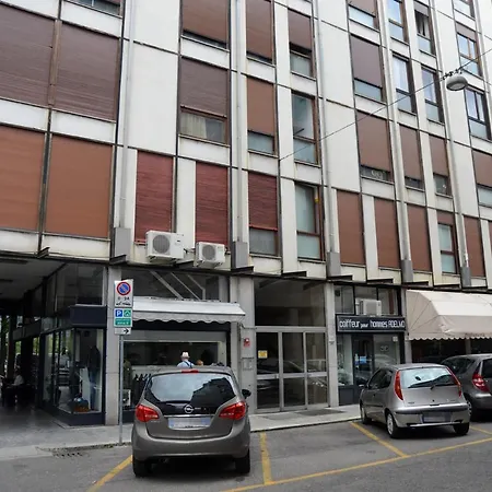 Mark's Gallery By Myhomeincomo *