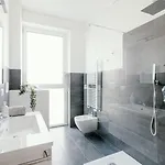 Mark's Gallery By Myhomeincomo * Côme