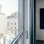 Mark's Gallery By Myhomeincomo Διαμέρισμα *