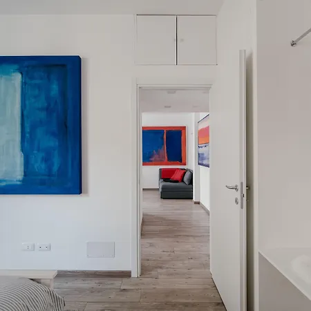 Mark's Gallery By Myhomeincomo Apartment *