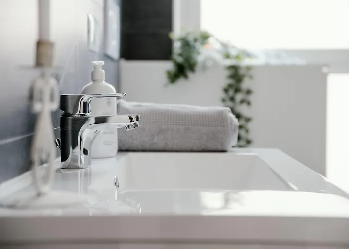 Mark's Gallery By Myhomeincomo Όπως