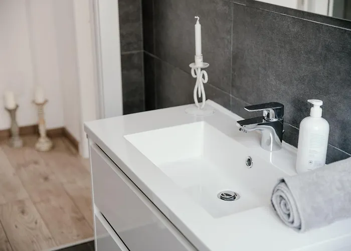 Mark's Gallery By Myhomeincomo Διαμέρισμα *